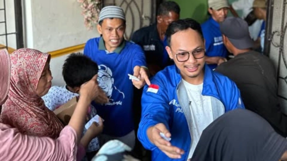 Anggota Dprd Langkat M Rizki Rifai Saat Bertemu Dengan Warga. [Instagram @Riizpay]